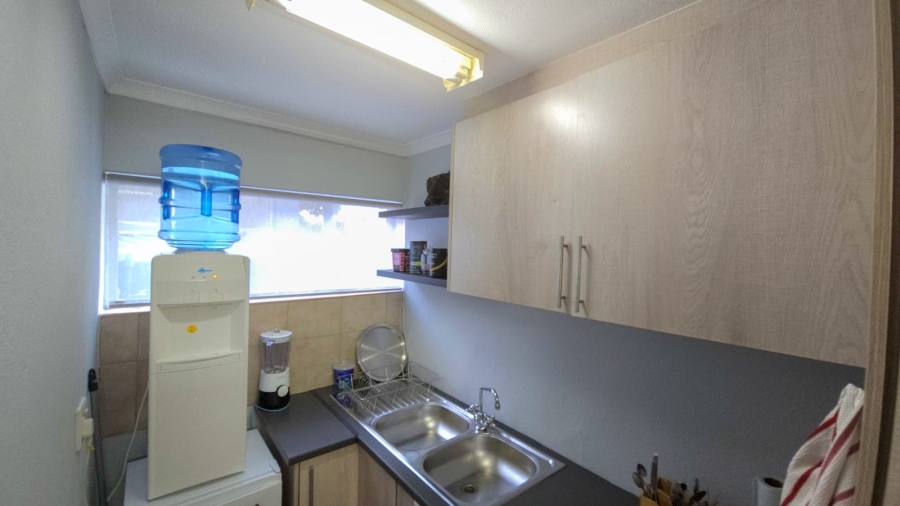 6 Bedroom Property for Sale in Kosmos Ridge North West